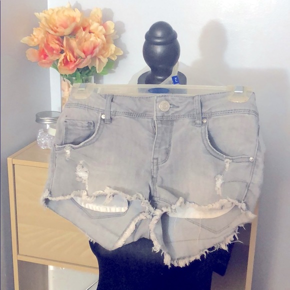 Pants - Gray jean short shorts